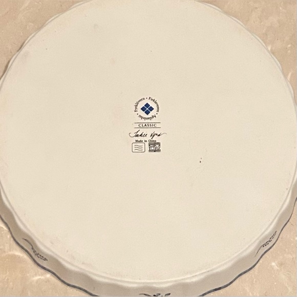 9” Firkloveren Apilanlehti pie, tart and quiche plate - Picture 4 of 9